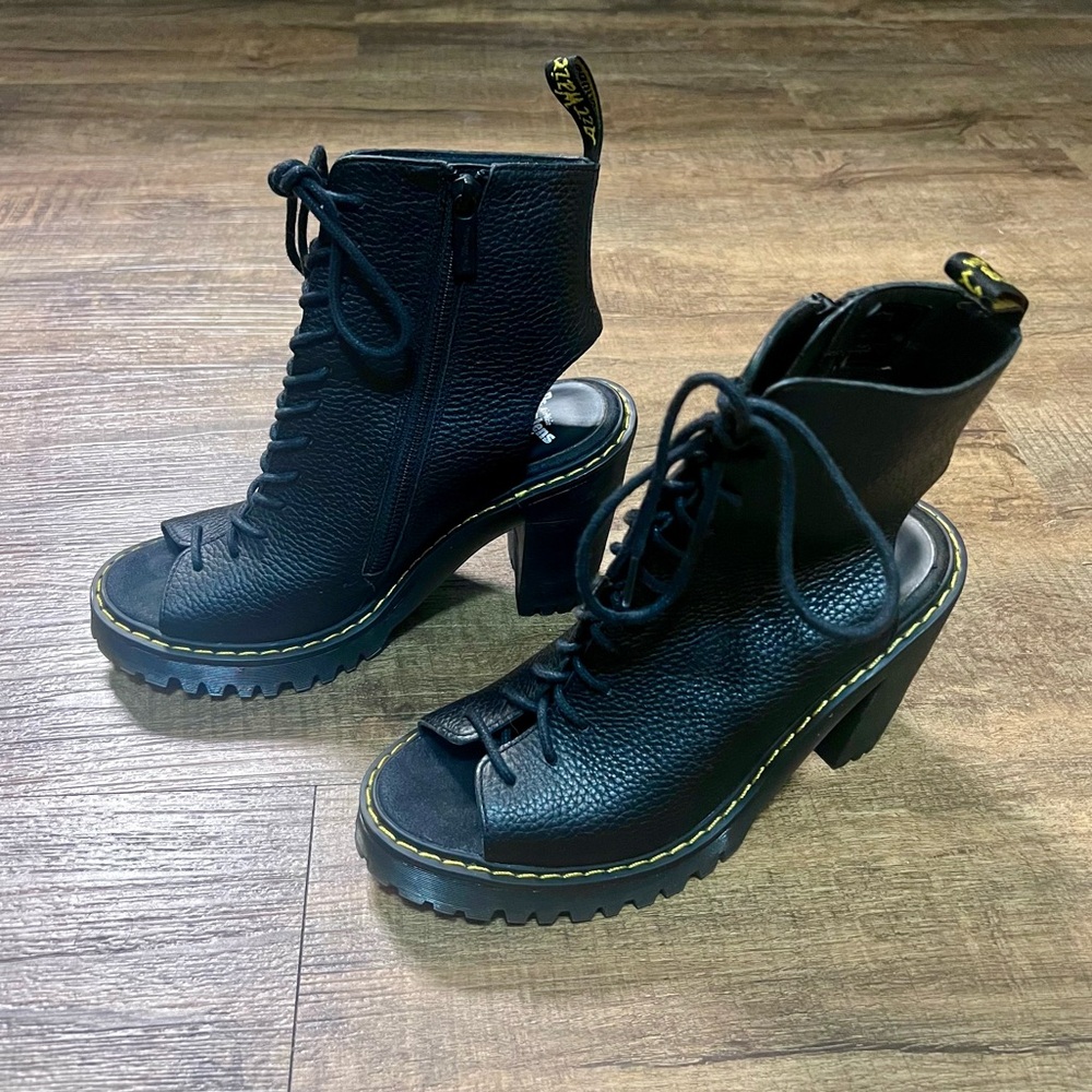 Dr Martens Carmelita lace up peep toe heels US 7